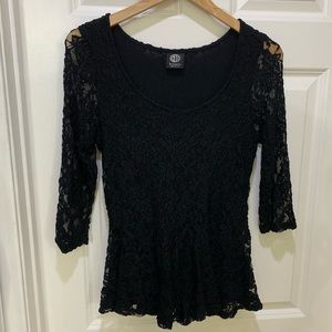Lace scoop neck top